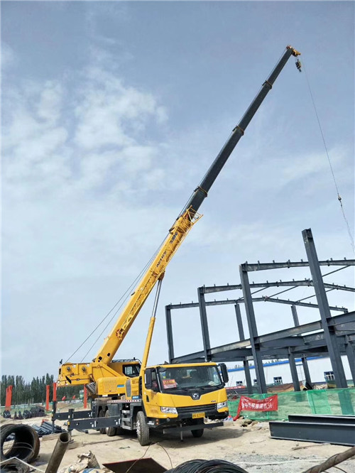永顺县超高层建筑钢结构吊装案例